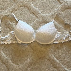Victoria’s Secret lightly padded bra
